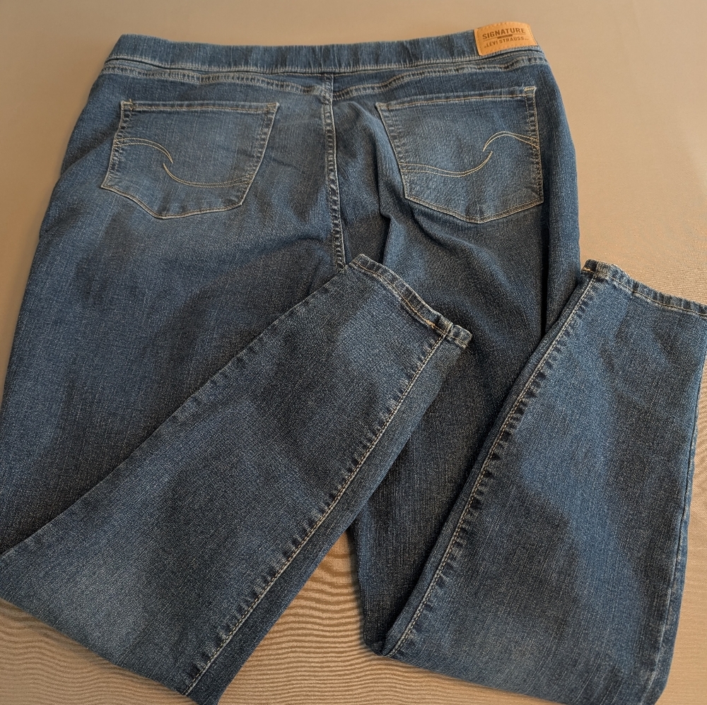 Signature by Levi Strauss Women's Blue Jeggings